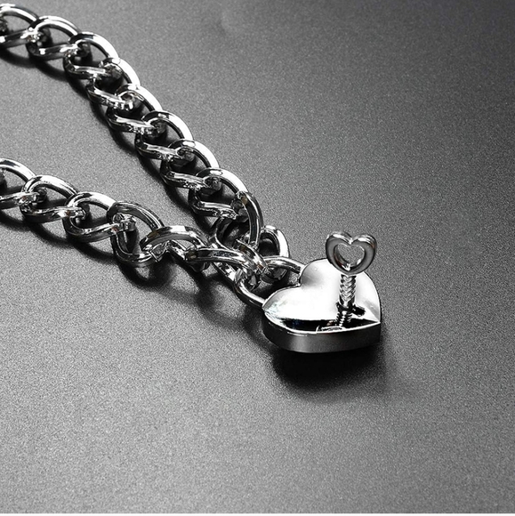 Beautiful new stainless steel padlock & Keys heart necklace Valentine's Day - Picture 4 of 5